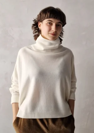 Dusan - T-Neck Sweater white