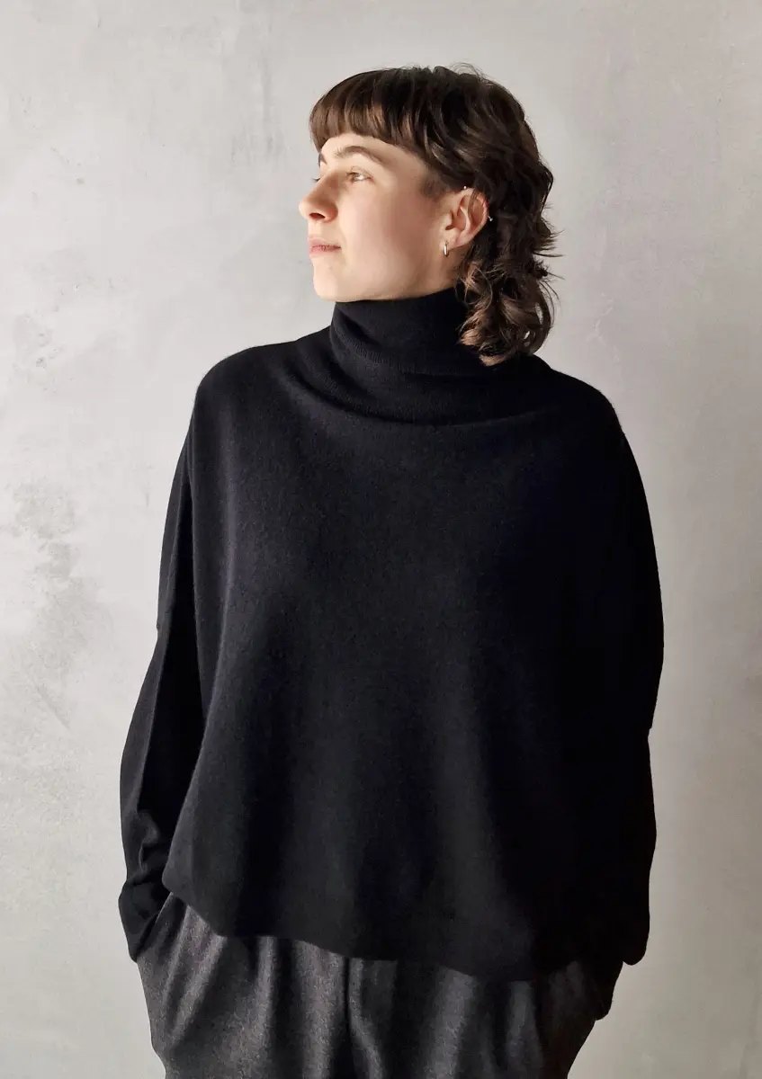 Dusan - T-Neck Sweater black