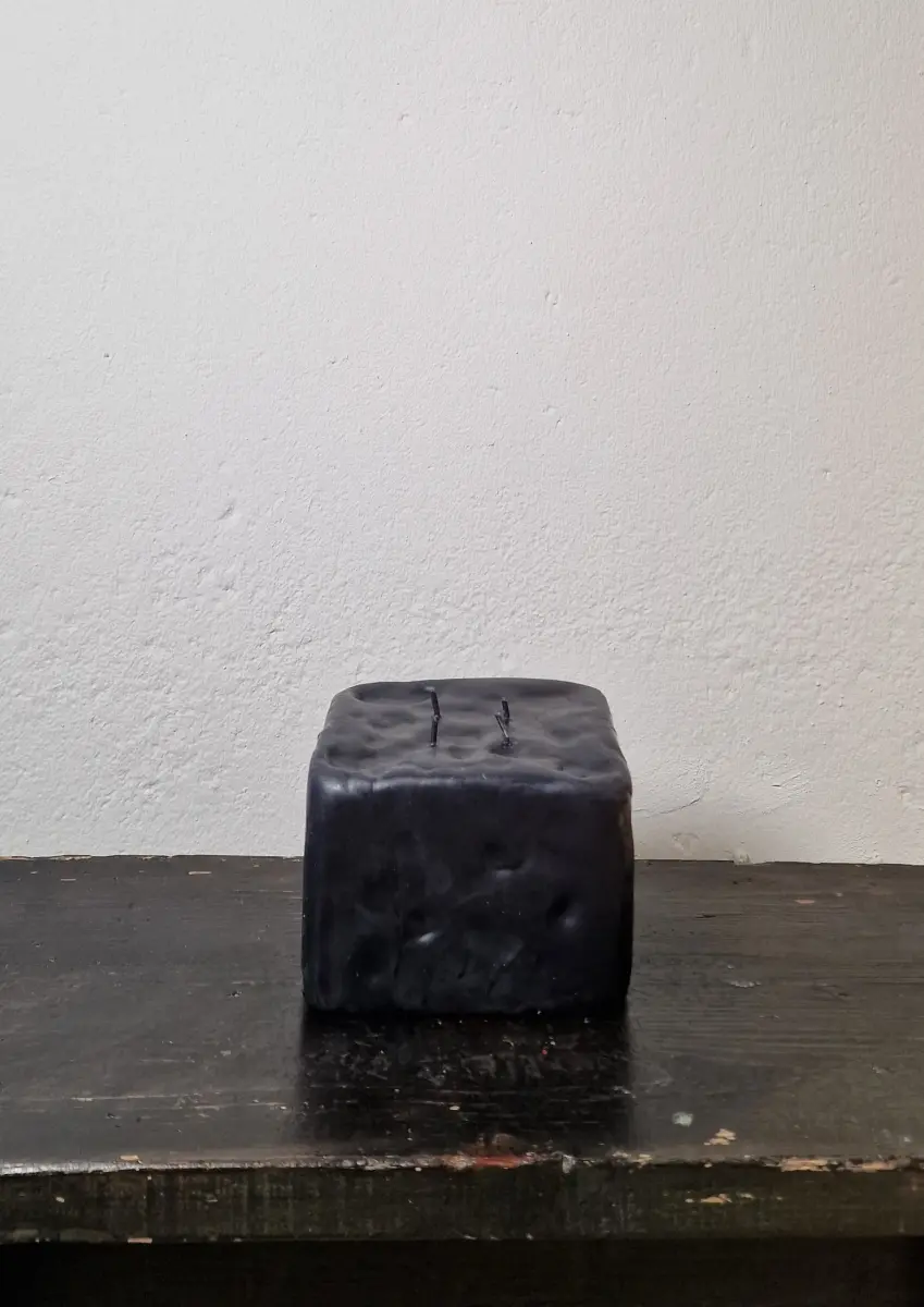 Oberflacht - Klotz 4 black