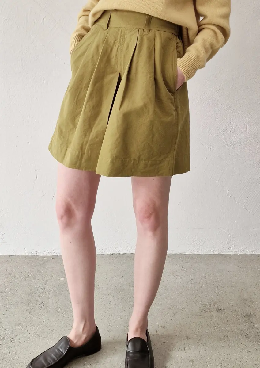 Margaret Howell - MHL Pleated Shorts olive