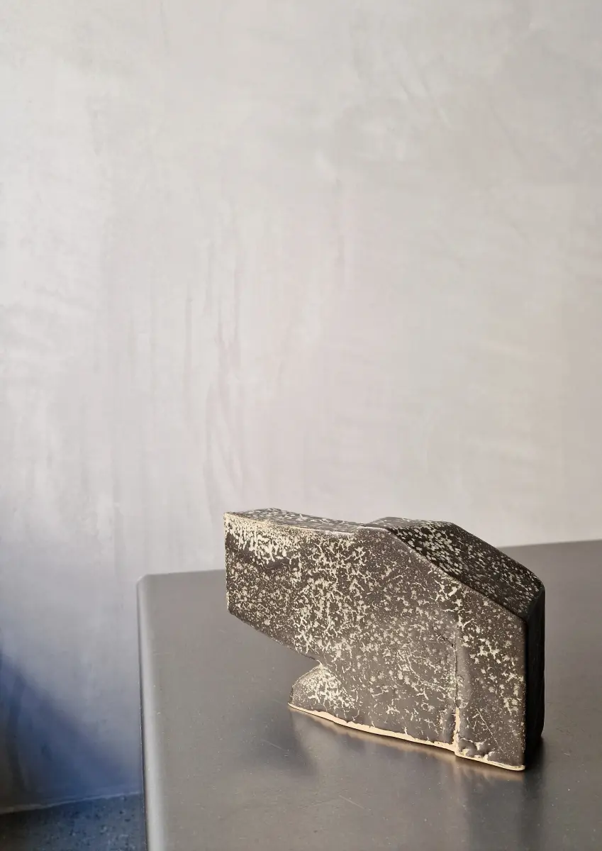 kiner ceramics - Serre Livre 3 noir vert