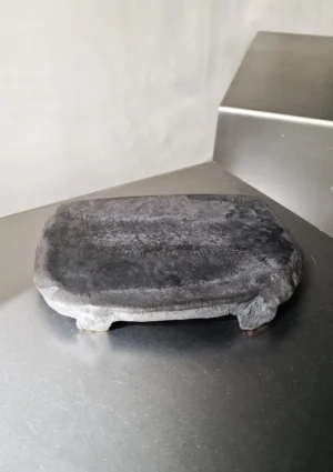 kiner ceramics - Tray M 6 noir irisé