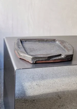 kiner ceramics - Container Carré 3 noir irisé