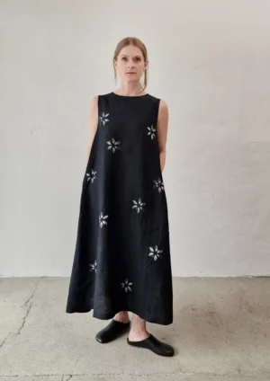 Suzusan - Sleeveless Dress black/white