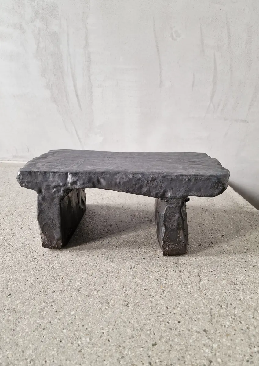 kiner ceramics - Table S noir irisé