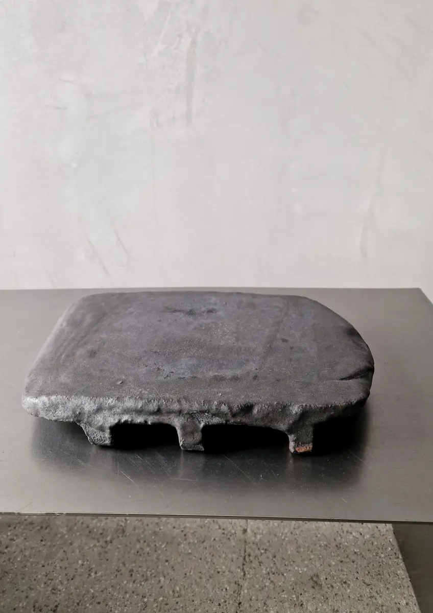 kiner ceramics - Tray L noir irisé