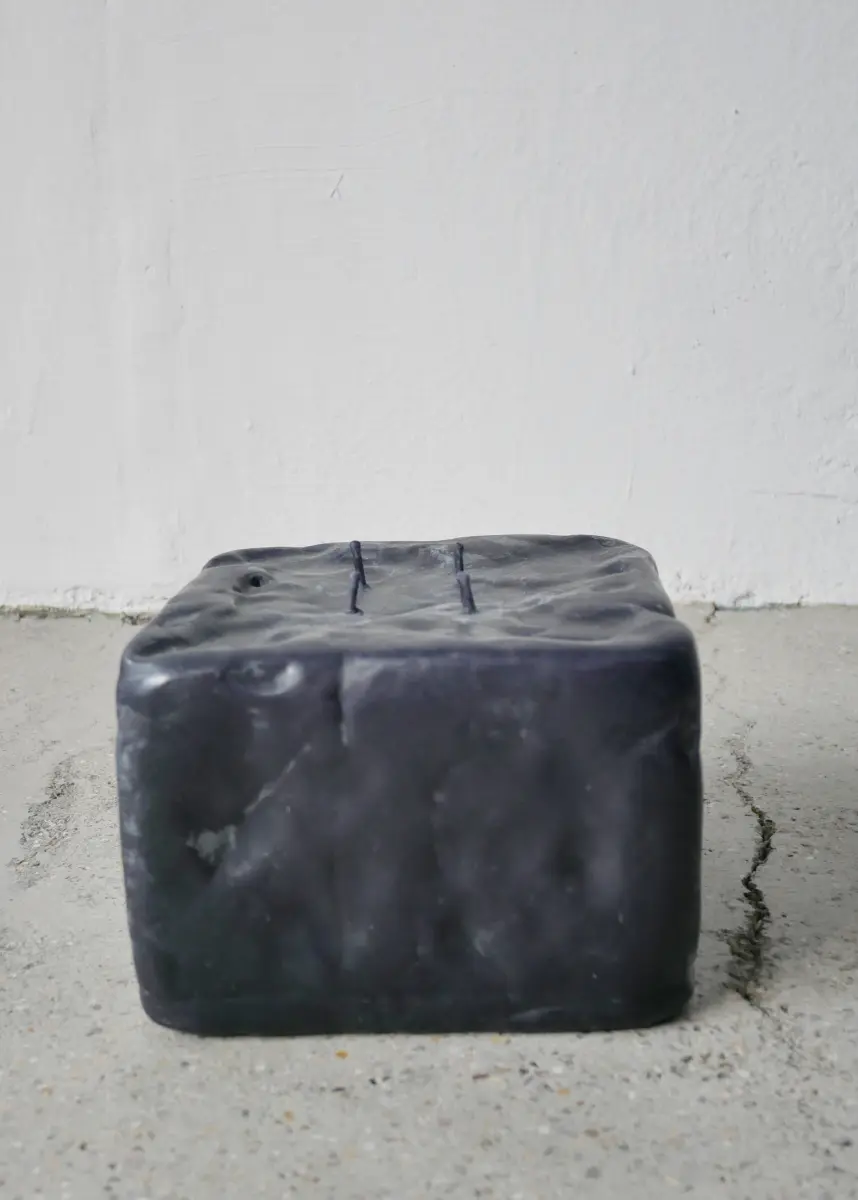 Oberflacht - Klotz 4 black