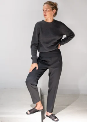 Casa Vayu - Crew Neck Sweater grey + Slim Pants charcoal