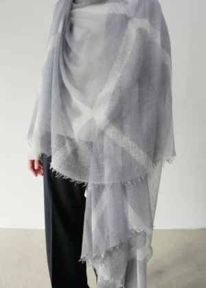 Suzusan - Featherweight Scarf grey