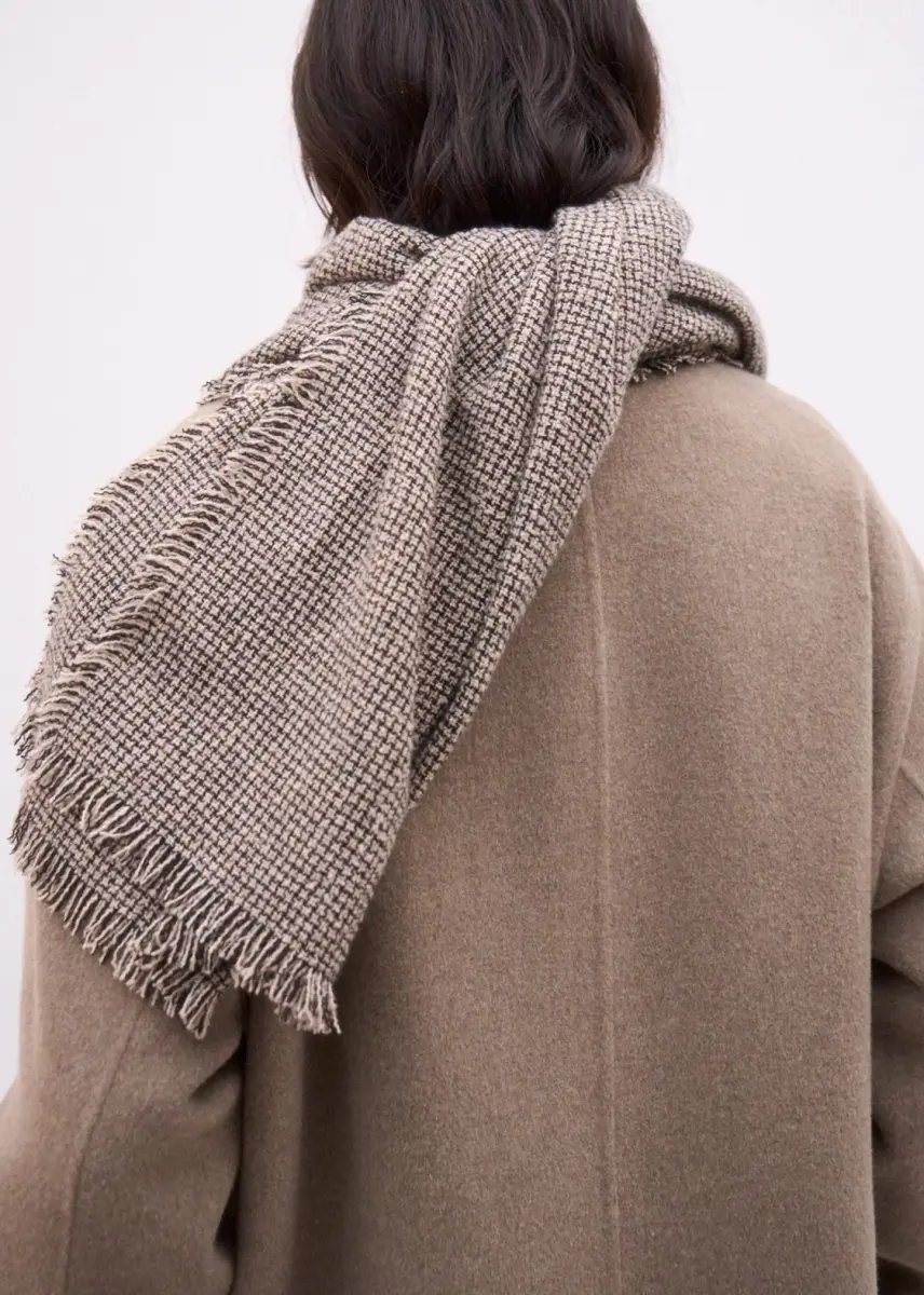 Aton - Bouclé Stole beige